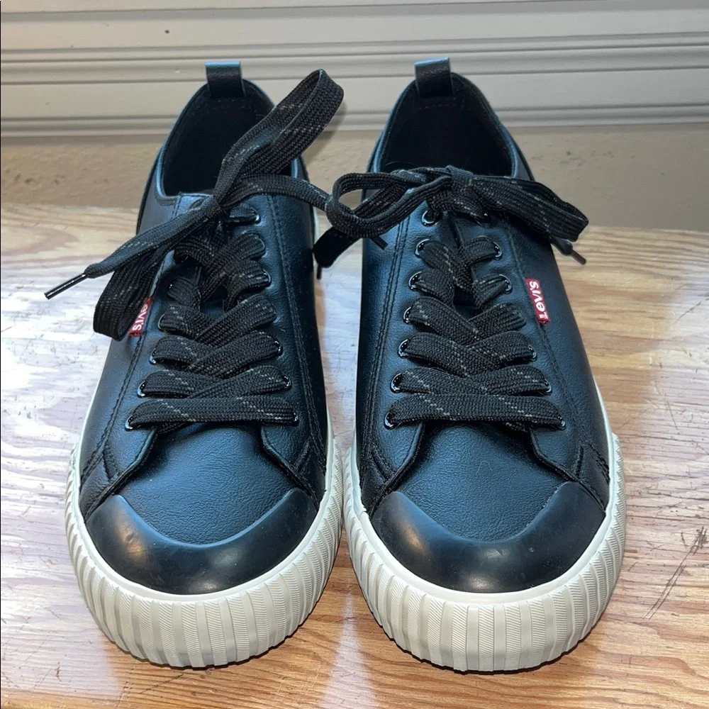 Levi’s Men’s Black Faux Leather‎ Athletic Shoe 9.5 NWOT